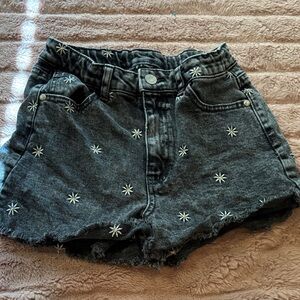 Art & Class kids black denim shorts w sunflowers (size kids L or 10/12)